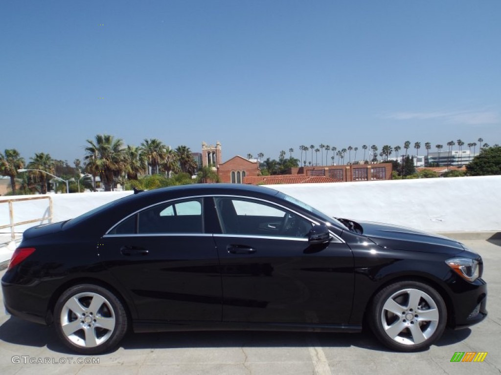 2015 CLA 250 - Night Black / Black photo #3