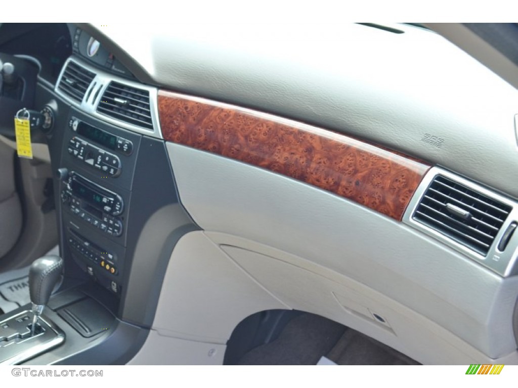 2005 Pacifica Touring - Stone White / Light Taupe photo #18