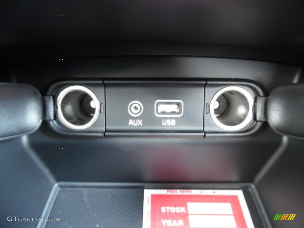 2016 Kia Sorento LX AWD Controls Photo #102361544