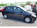 Super Black - Versa 1.8 S Hatchback Photo No. 5