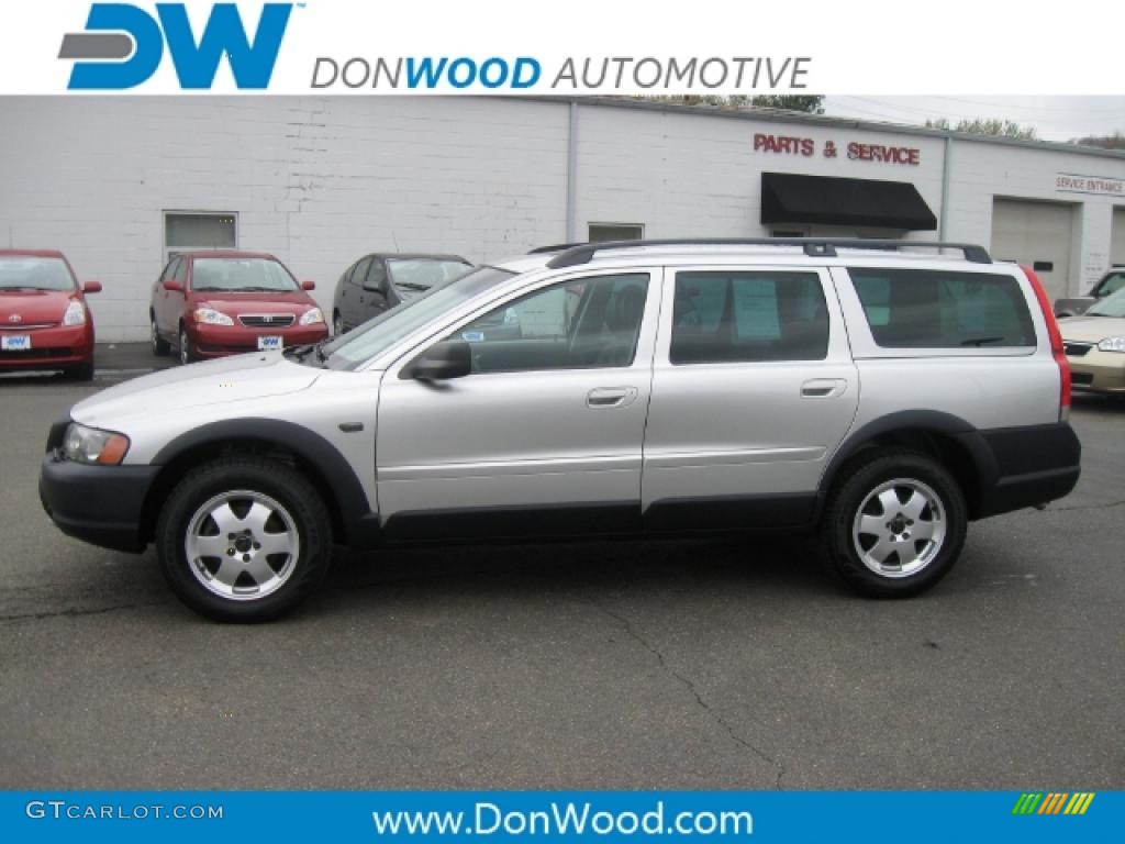 2004 XC70 AWD - Silver Metallic / Graphite photo #1