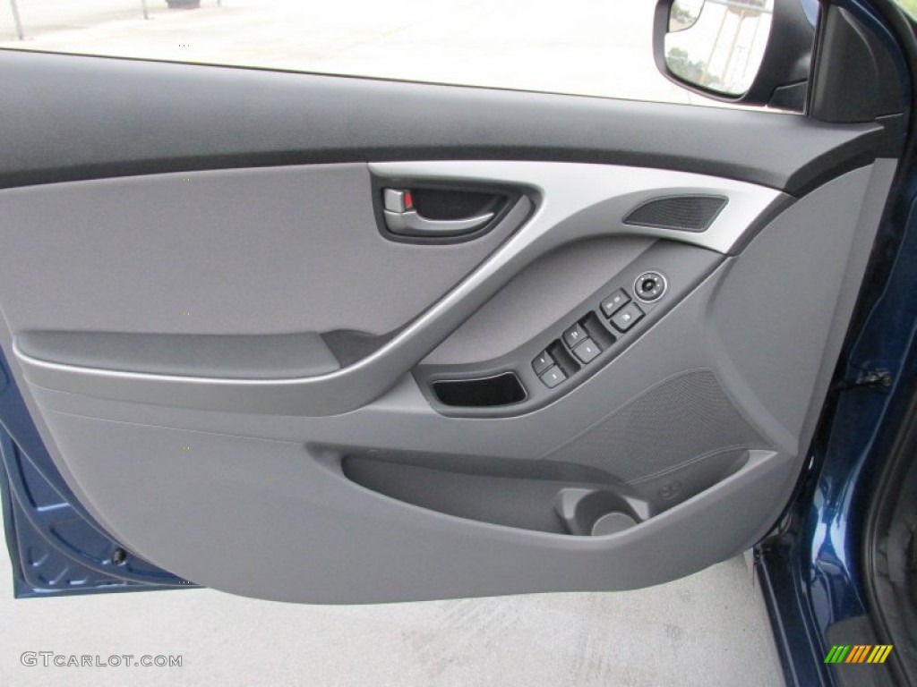 2016 Hyundai Elantra SE Gray Door Panel Photo #102363733