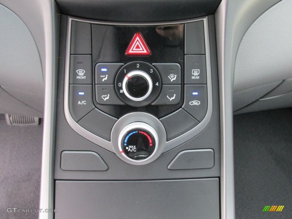 2016 Hyundai Elantra SE Controls Photo #102363896