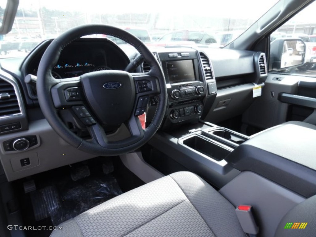 Medium Earth Gray Interior 2015 Ford F150 XLT SuperCab 4x4 Photo #102365087
