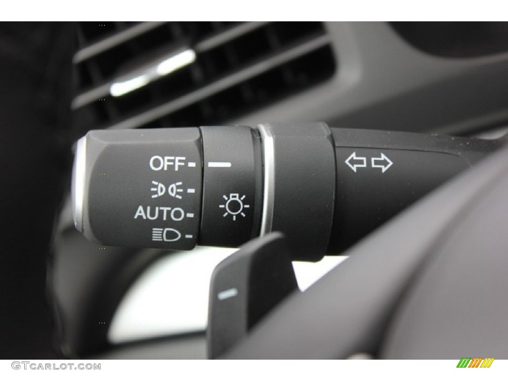 2016 Acura ILX Premium Controls Photo #102365828