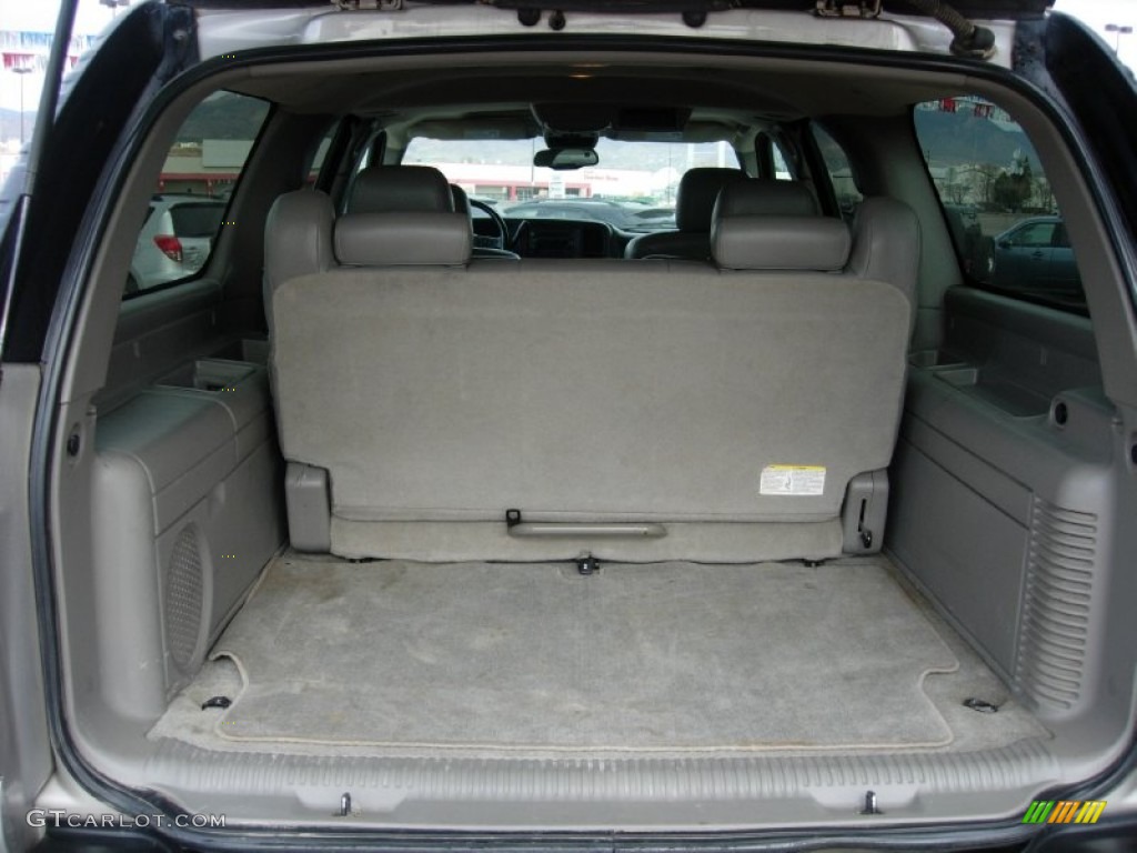 2004 Suburban 1500 LT 4x4 - Silver Birch Metallic / Gray/Dark Charcoal photo #13