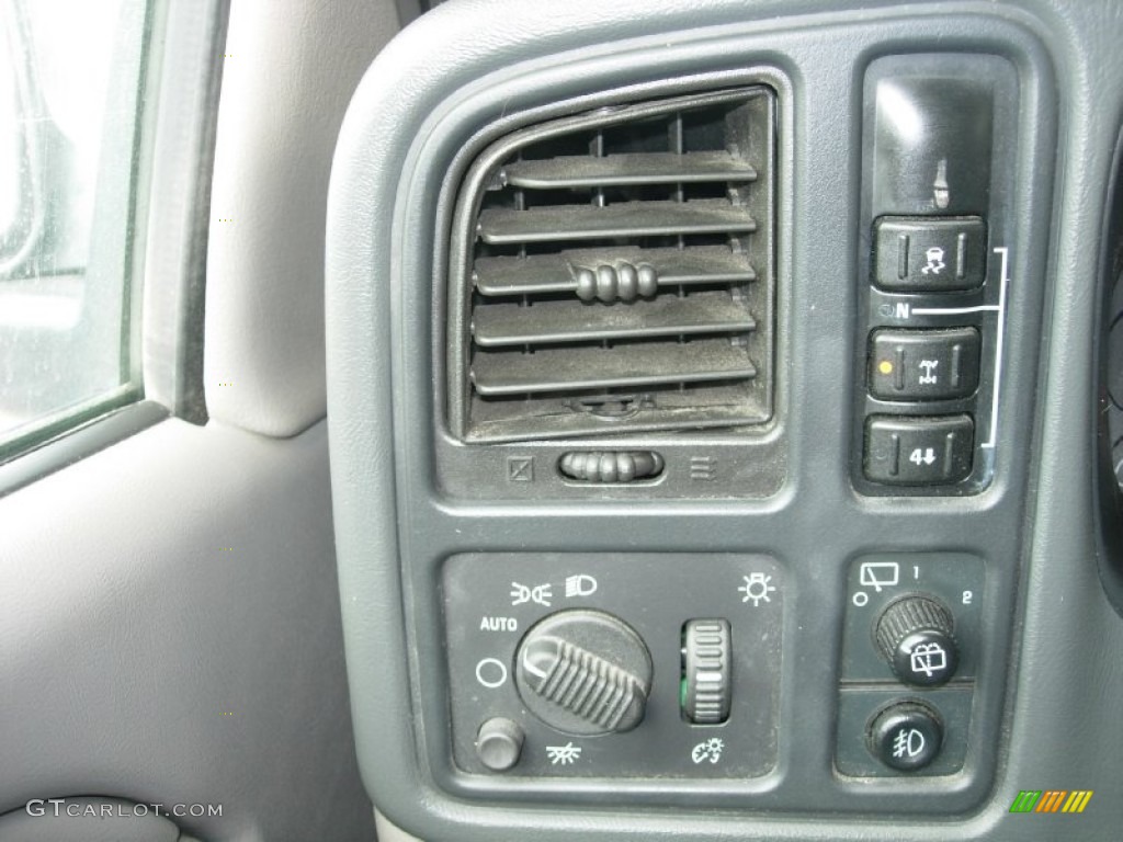 2004 Suburban 1500 LT 4x4 - Silver Birch Metallic / Gray/Dark Charcoal photo #23