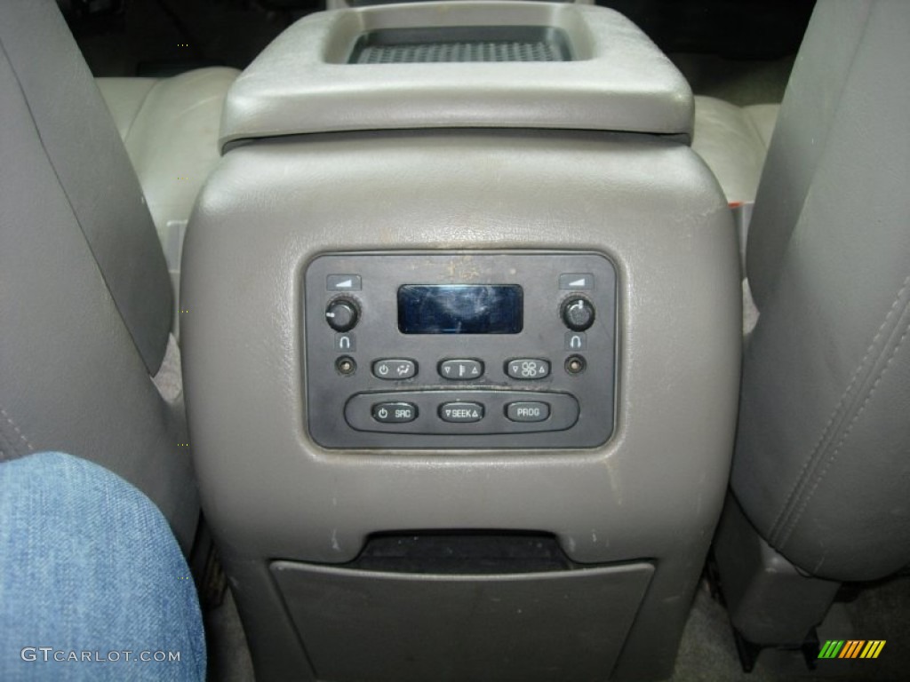 2004 Suburban 1500 LT 4x4 - Silver Birch Metallic / Gray/Dark Charcoal photo #25