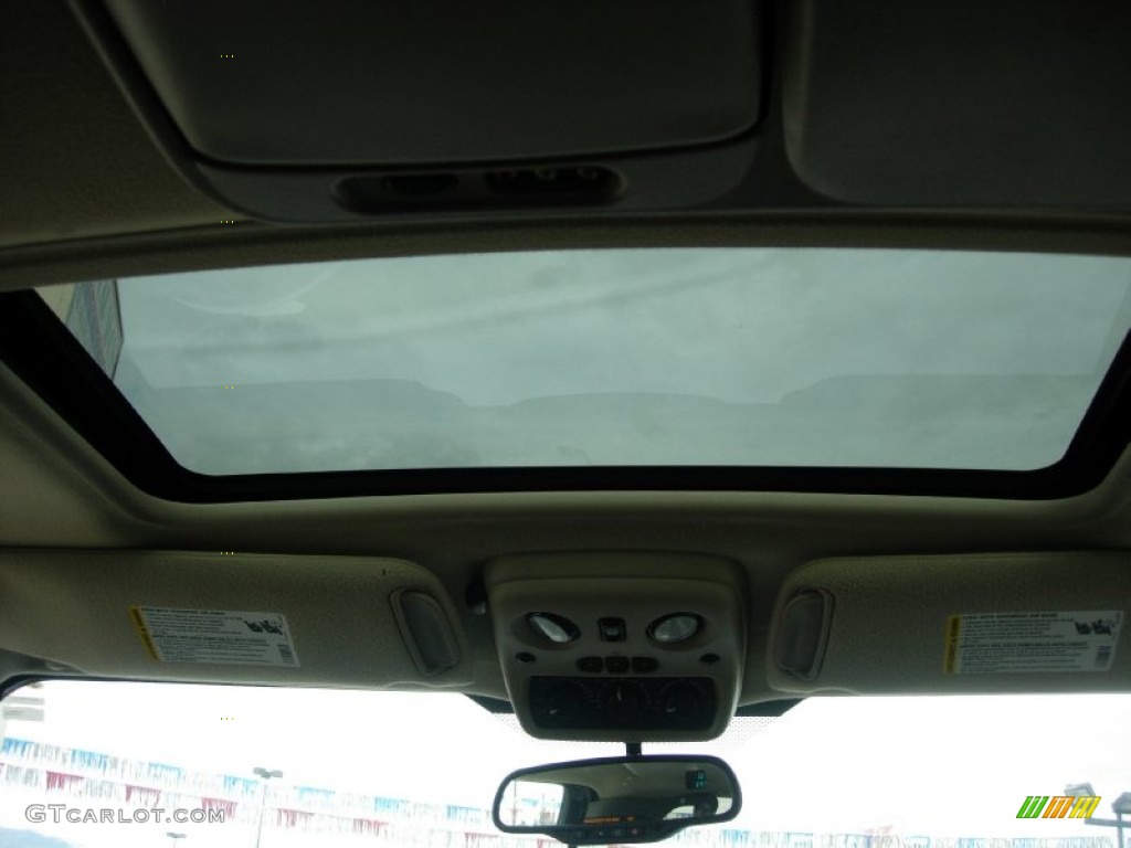 2004 Suburban 1500 LT 4x4 - Silver Birch Metallic / Gray/Dark Charcoal photo #26