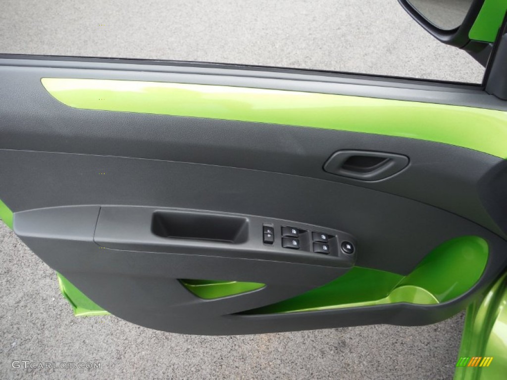 2015 Chevrolet Spark LT Green/Green Door Panel Photo #102375611