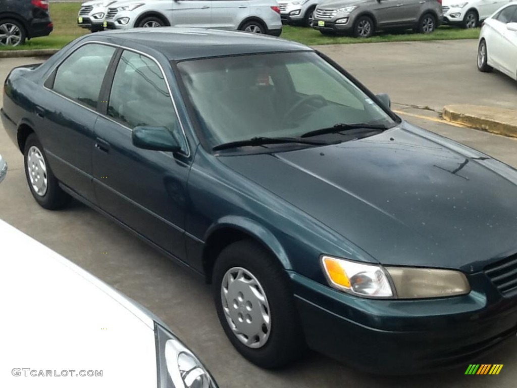 1997 Toyota Camry LE Exterior Photos