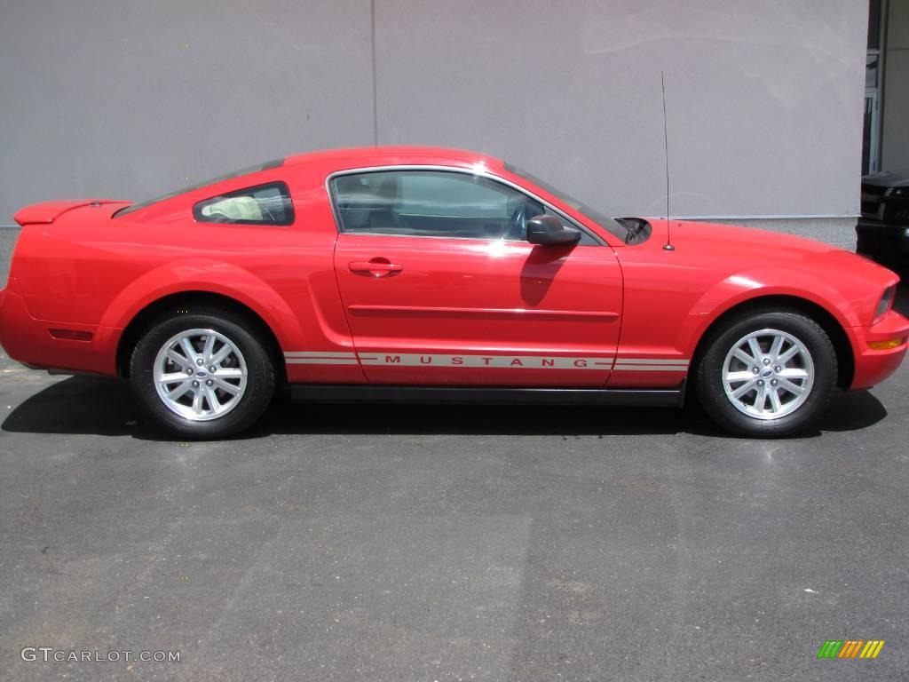 2007 Mustang V6 Premium Coupe - Torch Red / Medium Parchment photo #8