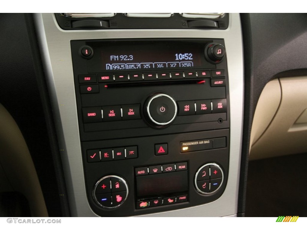 2010 GMC Acadia SLT Controls Photo #102382094