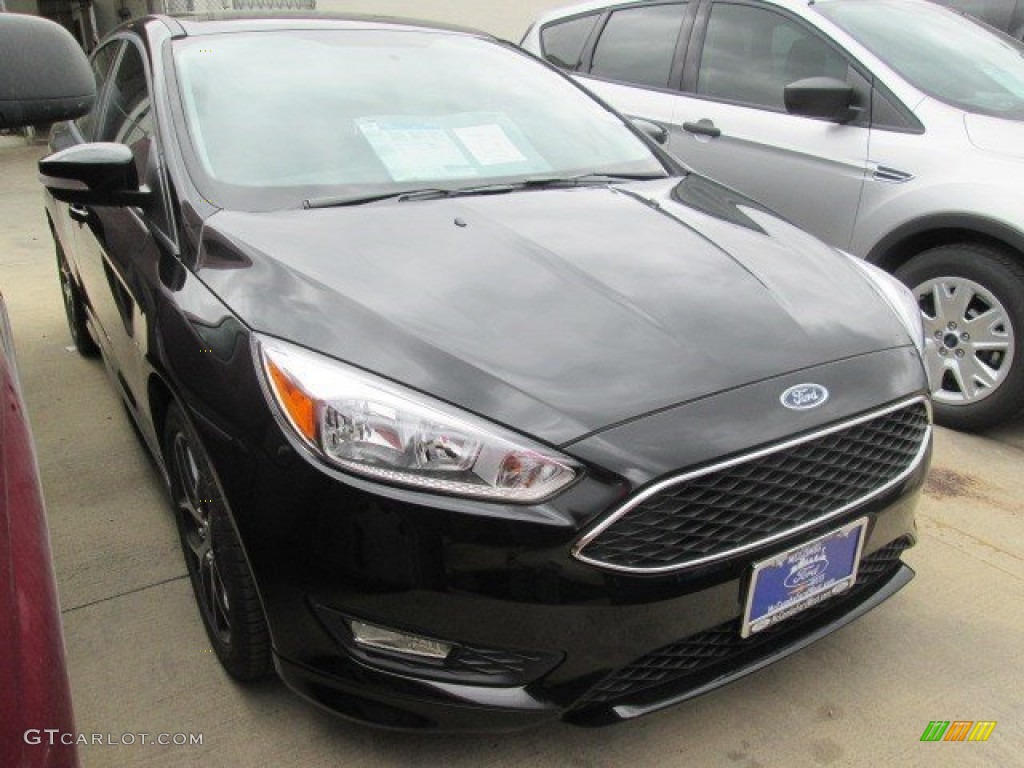 2015 Focus SE Sedan - Tuxedo Black Metallic / Charcoal Black photo #1