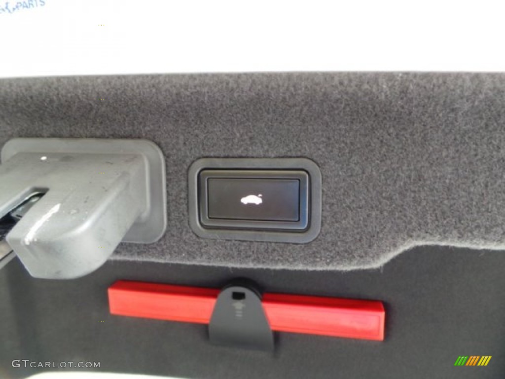 2011 A8 L 4.2 FSI quattro - Ibis White / Black photo #39