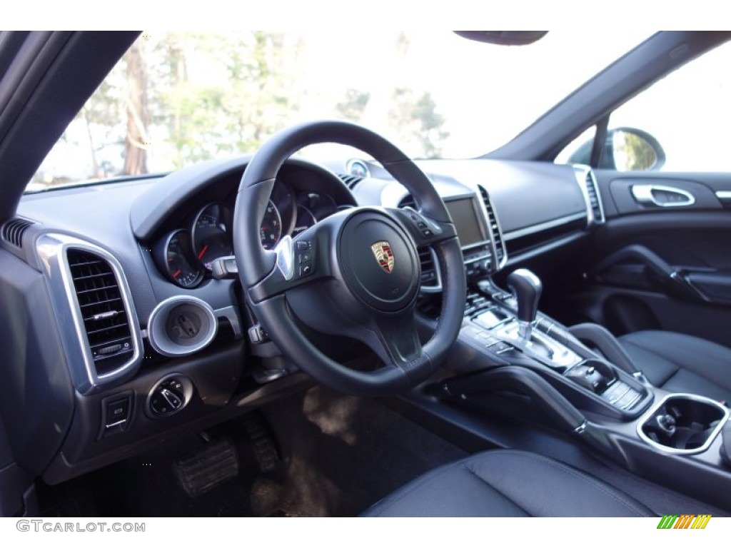 2014 Cayenne Platinum Edition - Meteor Grey Metallic / Black photo #10