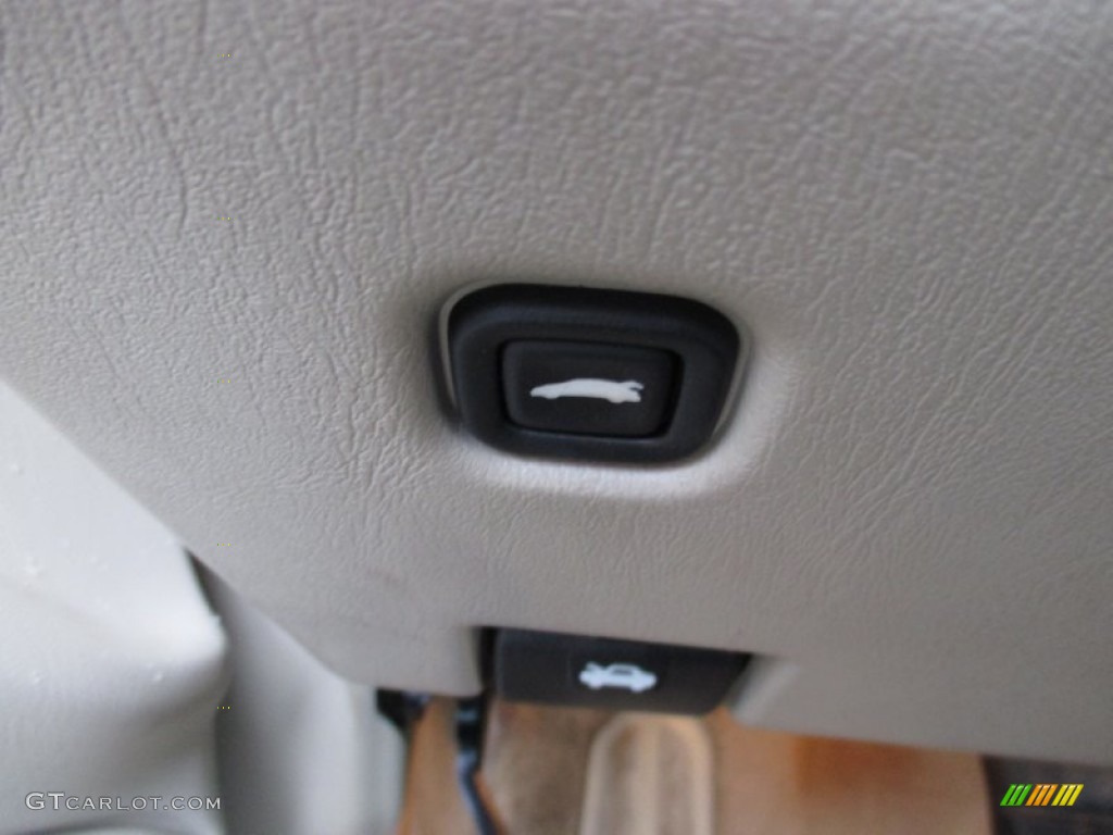 2004 Impala  - Sandstone Metallic / Neutral Beige photo #36