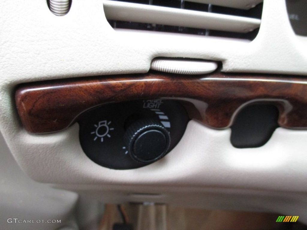 2004 Impala  - Sandstone Metallic / Neutral Beige photo #37