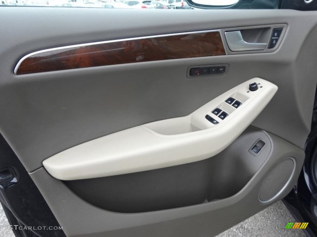 2011 Audi Q5 3.2 quattro Cardamom Beige Door Panel Photo #102405320