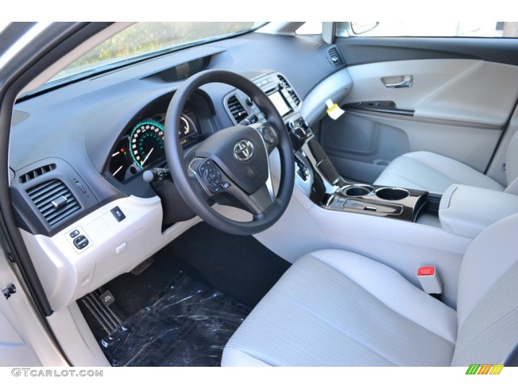 Light Gray Interior 2015 Toyota Venza LE AWD Photo #102405335