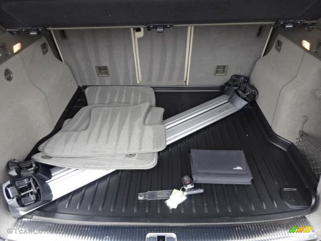 2011 Audi Q5 3.2 quattro Trunk Photo #102405338