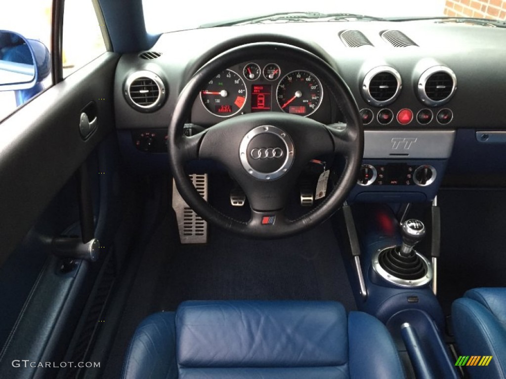 2000 Audi TT 1.8T Coupe Controls Photo #102415567