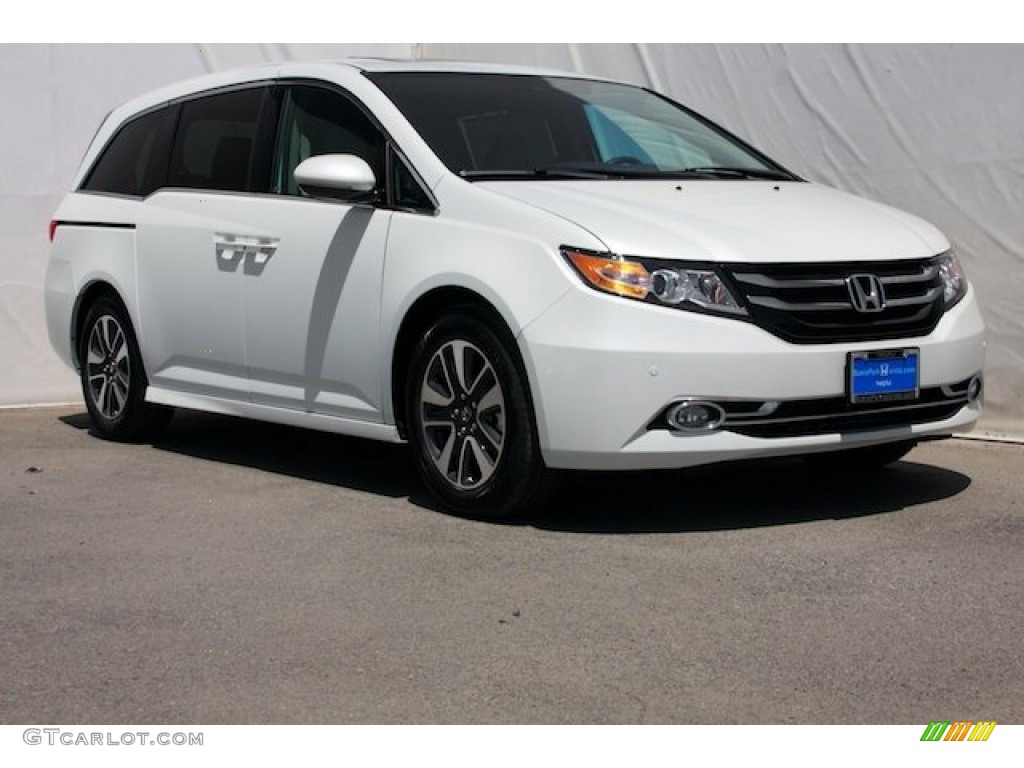 White Diamond Pearl Honda Odyssey