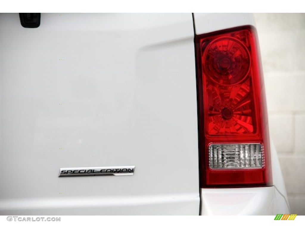 2015 Pilot SE - Taffeta White / Gray photo #4