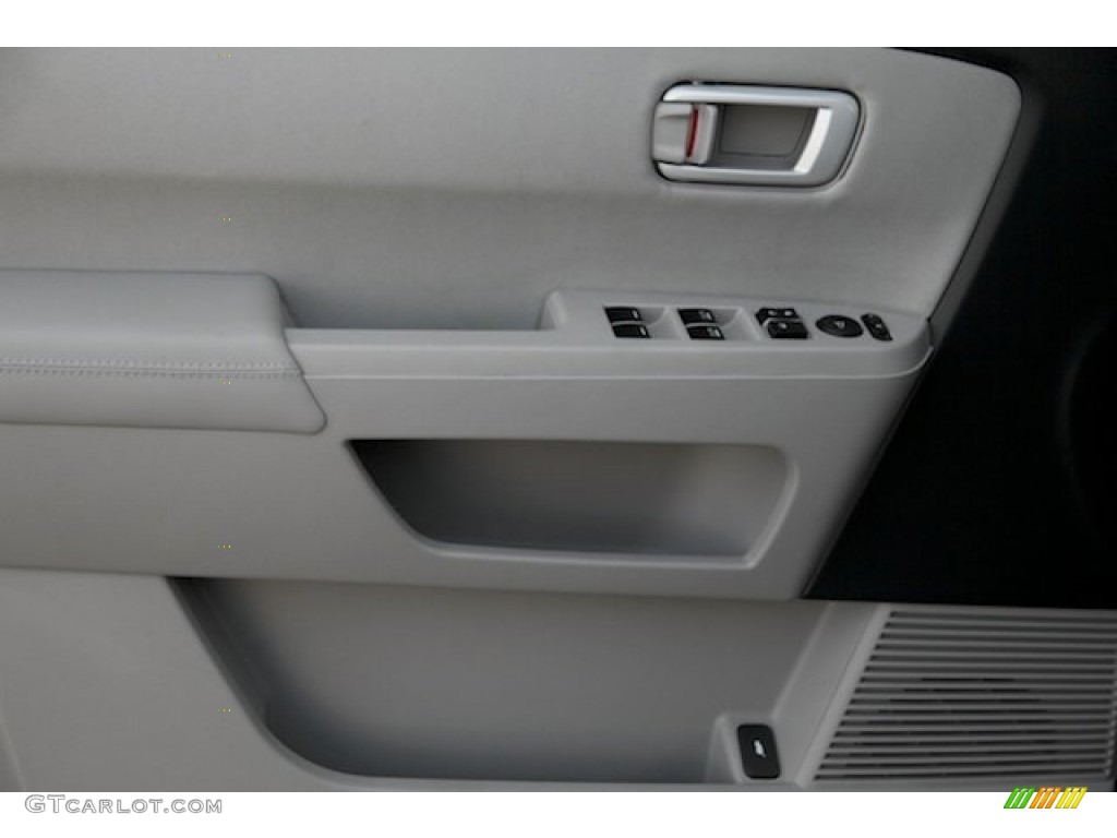 2015 Pilot SE - Taffeta White / Gray photo #7