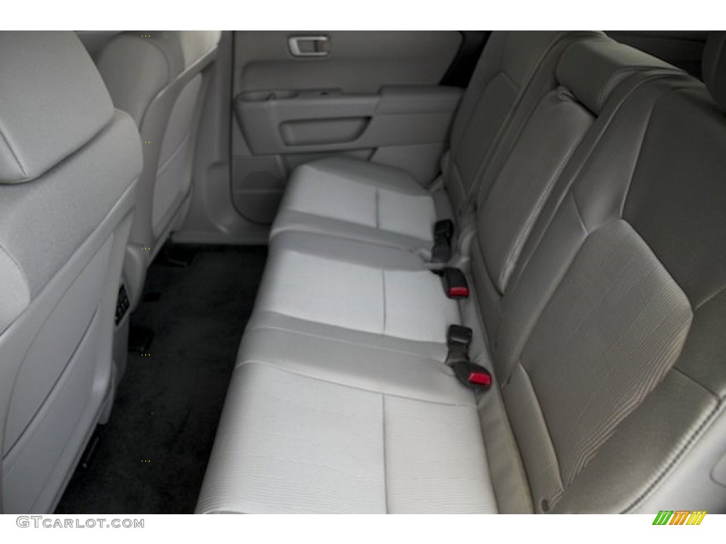 2015 Pilot SE - Taffeta White / Gray photo #12