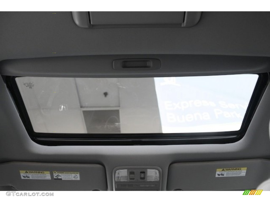 2015 Pilot SE - Taffeta White / Gray photo #15