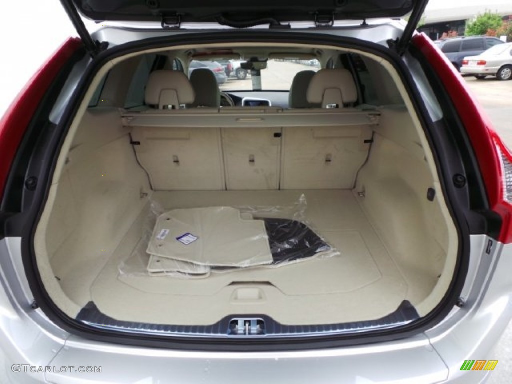 2015 Volvo XC60 T5 Drive-E Trunk Photos
