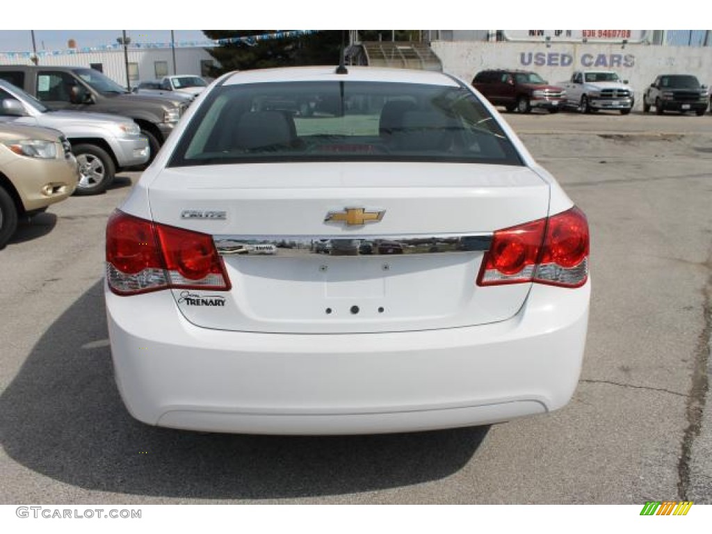 2013 Cruze LS - Summit White / Jet Black/Medium Titanium photo #6