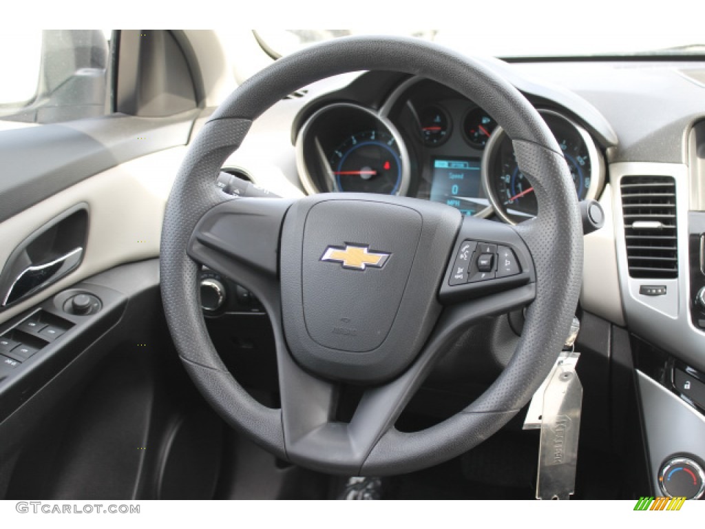 2013 Cruze LS - Summit White / Jet Black/Medium Titanium photo #11