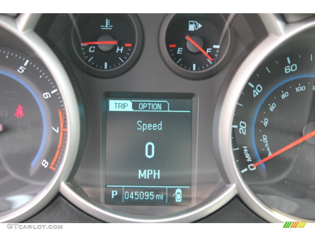 2013 Cruze LS - Summit White / Jet Black/Medium Titanium photo #14