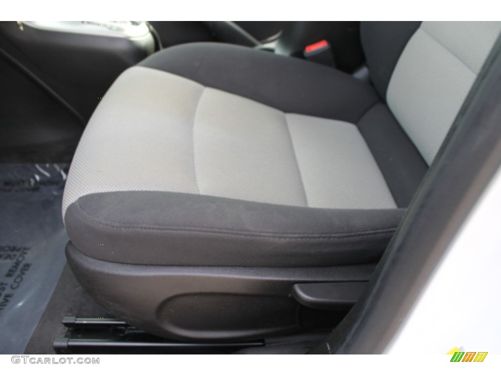 2013 Cruze LS - Summit White / Jet Black/Medium Titanium photo #16