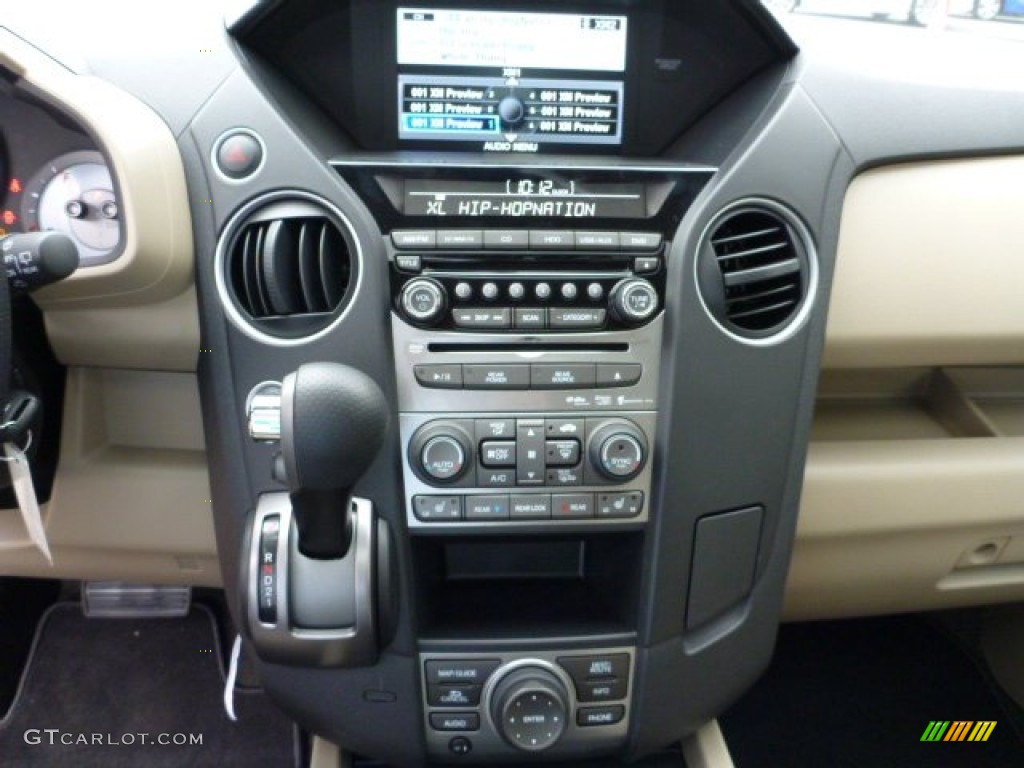 2015 Honda Pilot Touring 4WD Controls Photo #102436562