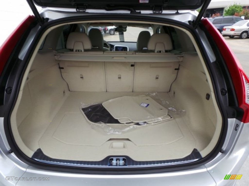 2015 Volvo XC60 T6 AWD Trunk Photos