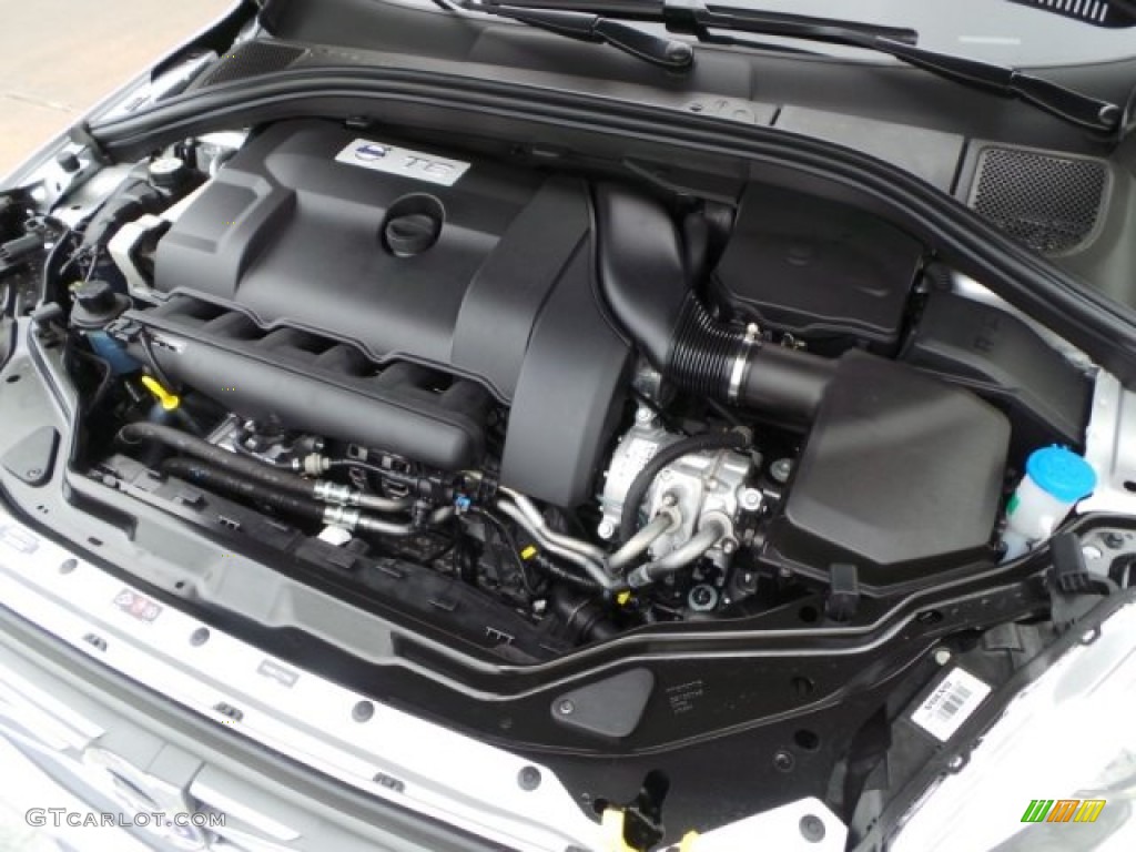 2015 Volvo XC60 T6 AWD Engine Photos