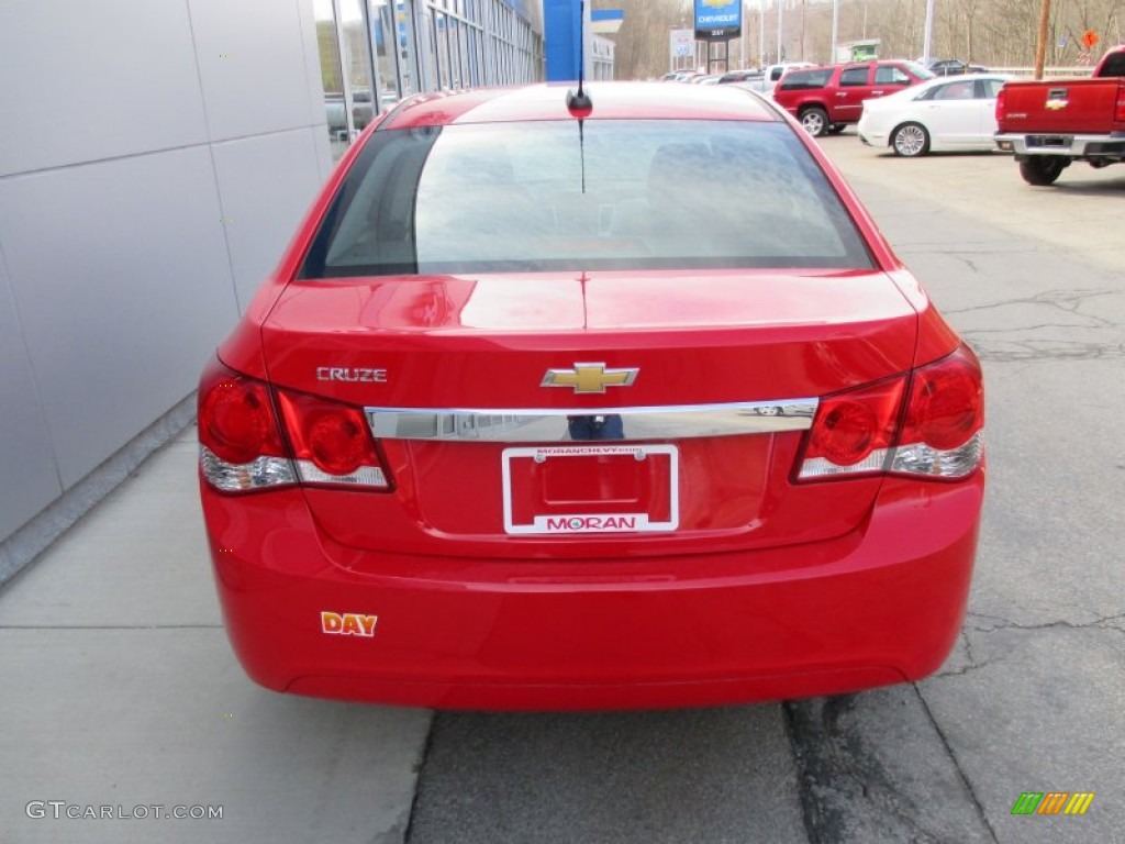 2015 Cruze LS - Red Hot / Jet Black/Medium Titanium photo #6