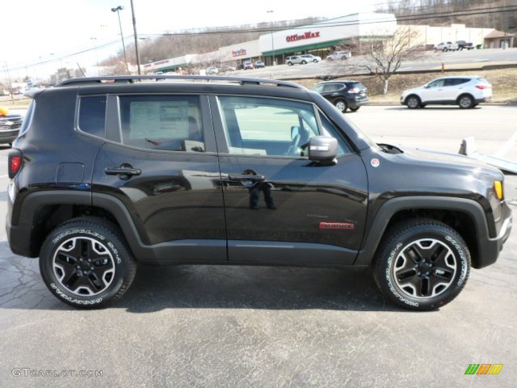 Black 2015 Jeep Renegade Trailhawk 4x4 Exterior Photo #102450364