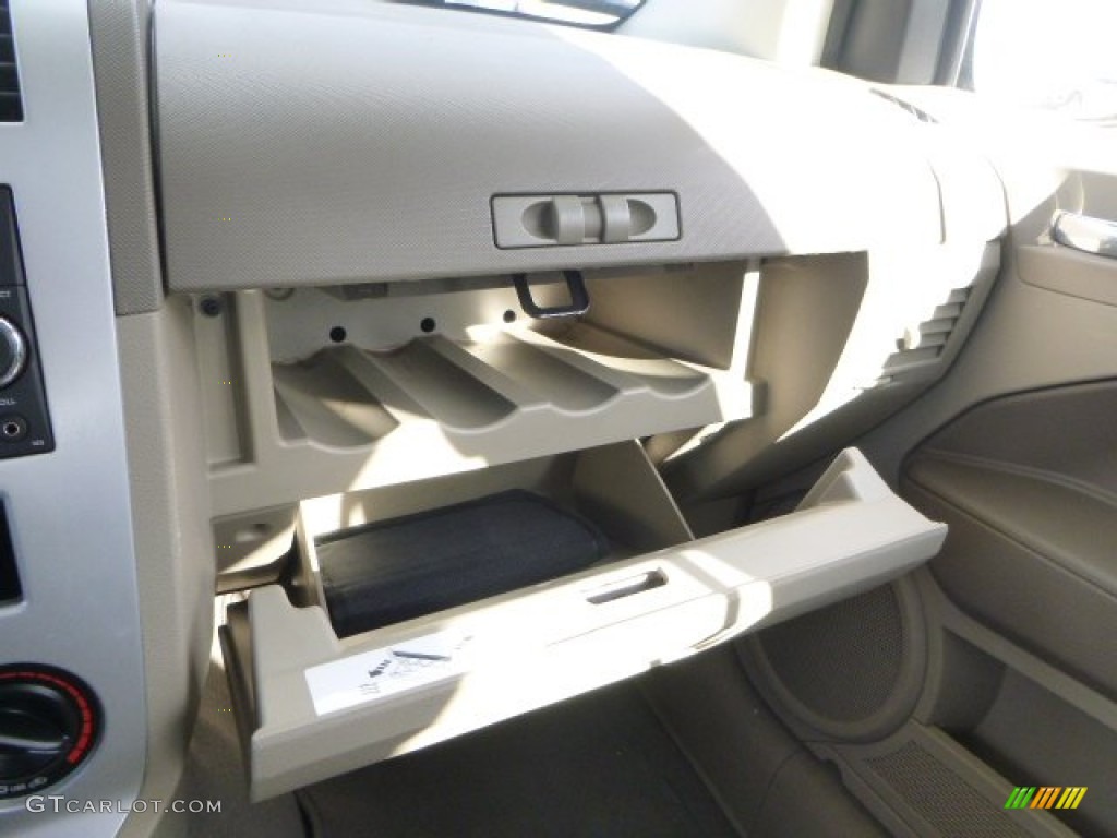 2009 Caliber SXT - Inferno Red Crystal Pearl / Pastel Pebble Beige photo #19