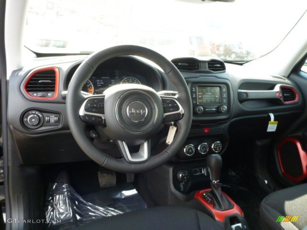 Black Interior 2015 Jeep Renegade Trailhawk 4x4 Photo #102450485