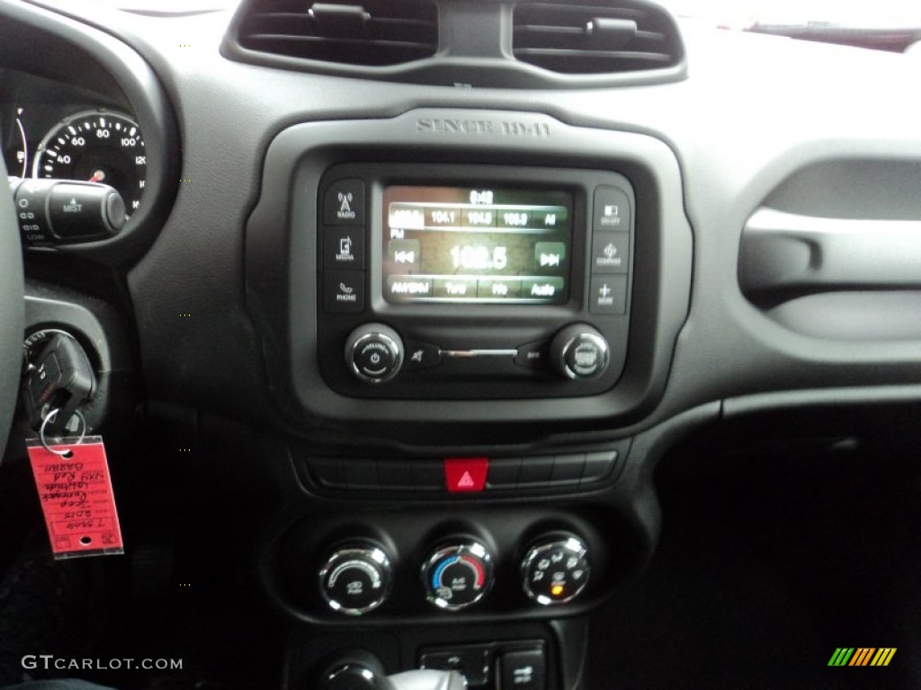 2015 Jeep Renegade Latitude 4x4 Controls Photo #102450742