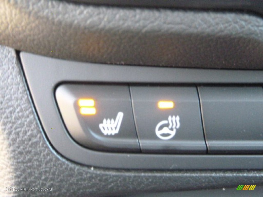 2015 Jeep Renegade Trailhawk 4x4 Controls Photo #102451396