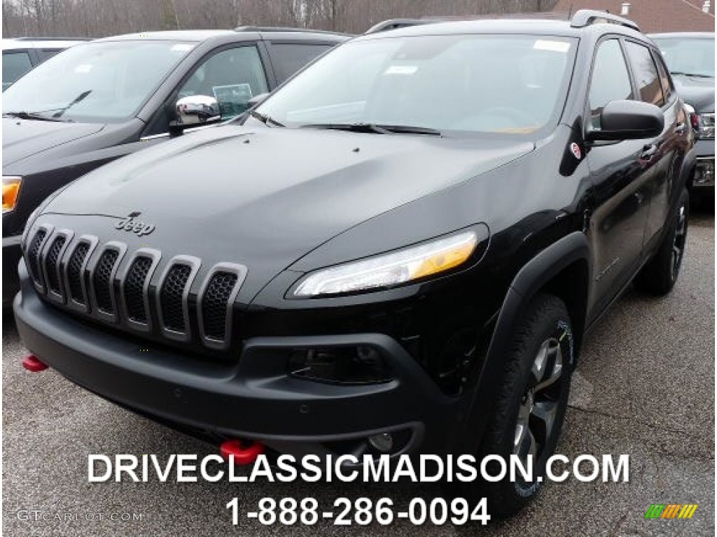 2015 Cherokee Trailhawk 4x4 - Brilliant Black Crystal Pearl / Trailhawk Black photo #1