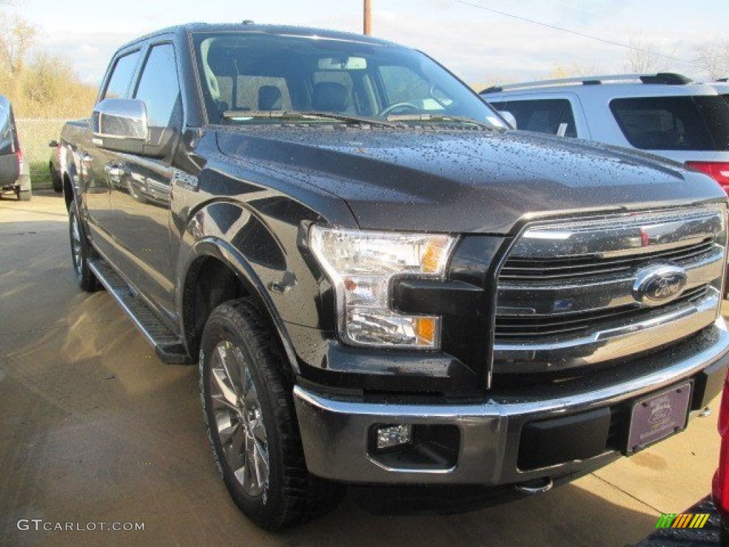 2015 F150 Lariat SuperCrew 4x4 - Tuxedo Black Metallic / Black photo #1