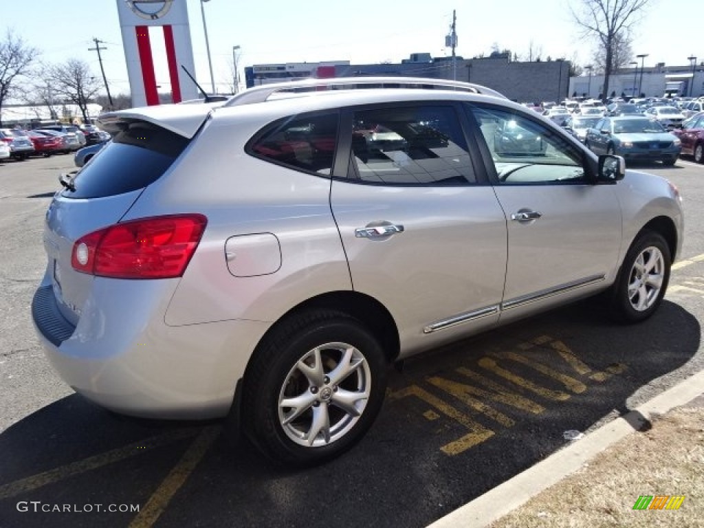 2011 Rogue SV AWD - Silver Ice Metallic / Gray photo #5