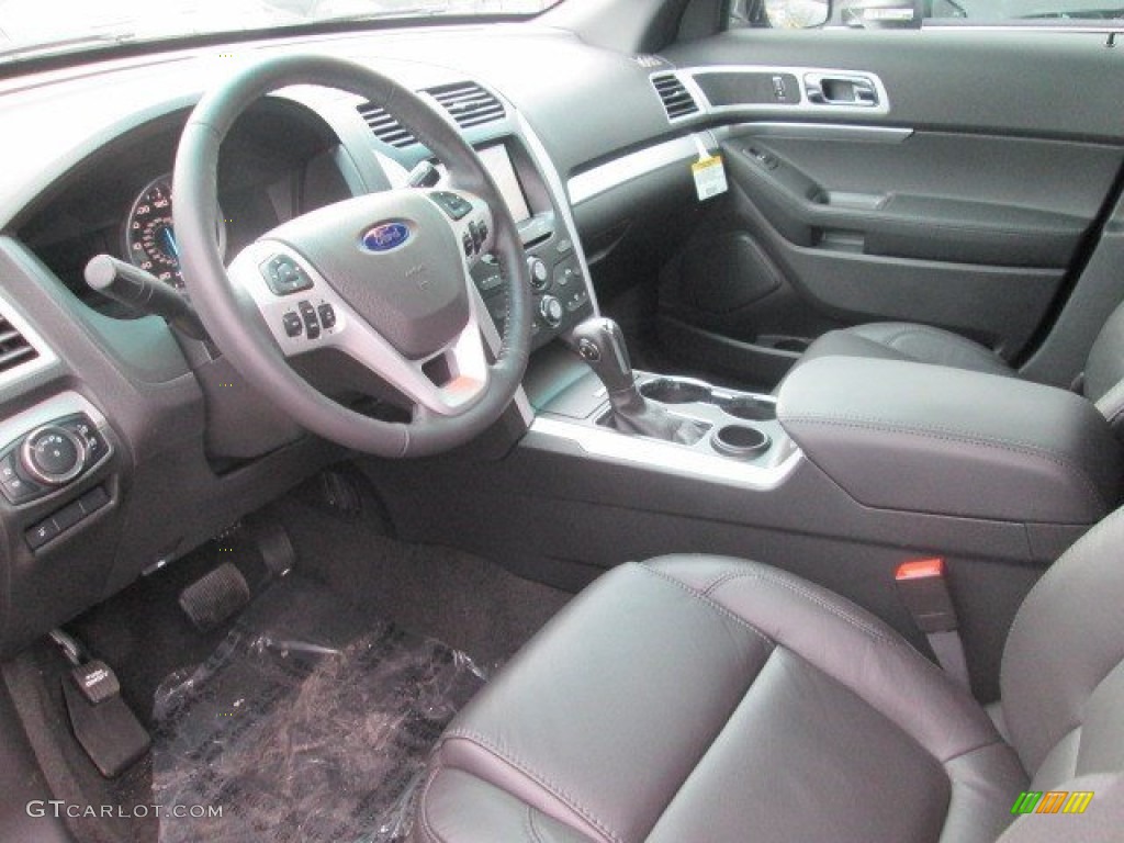 2015 Explorer XLT - Tuxedo Black / Charcoal Black photo #1