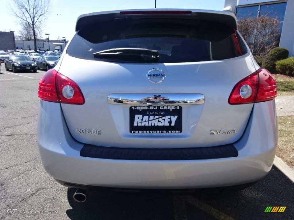 2011 Rogue SV AWD - Silver Ice Metallic / Gray photo #6